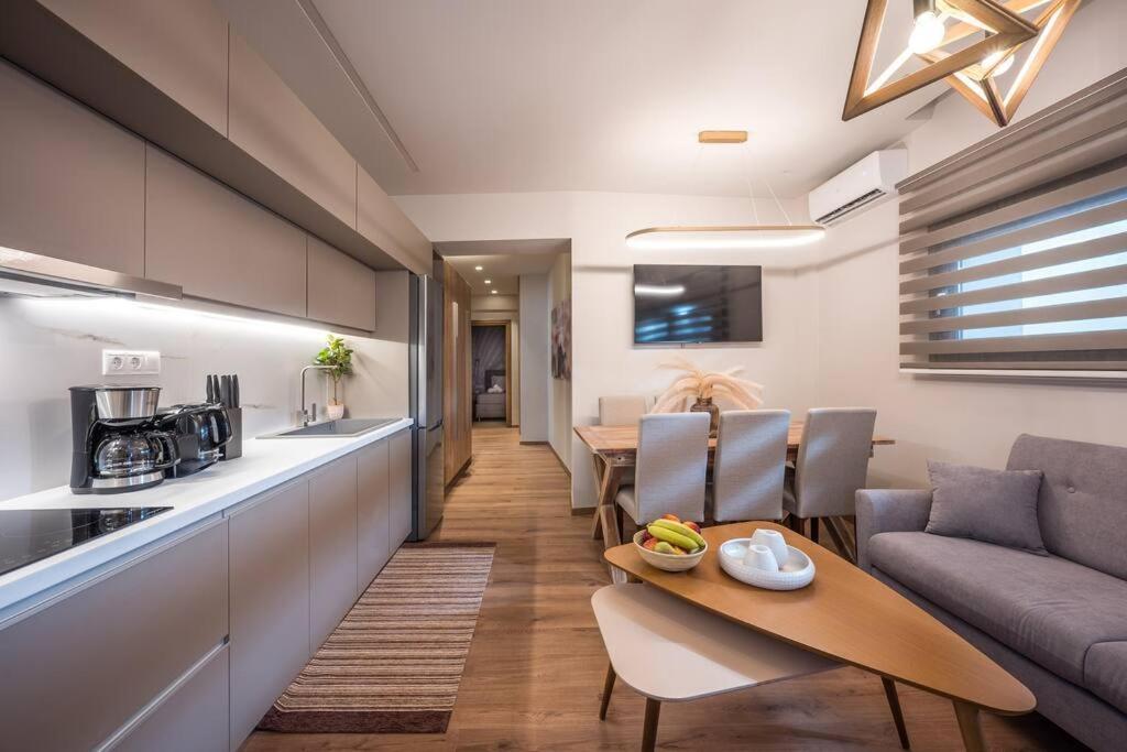 Amalia'S Luxury Apartment 2 イラクリオン エクステリア 写真